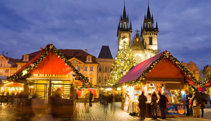 Adventné trhy v stovežatej Prahe