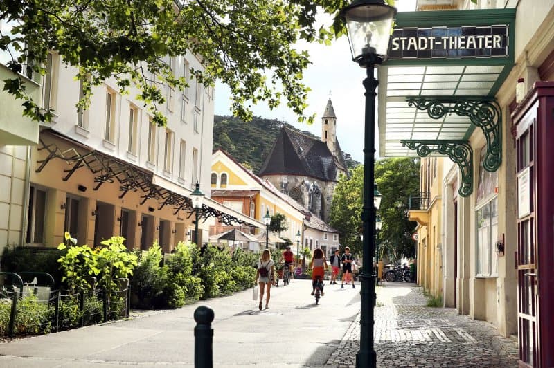 Hermessvilla, Sissin zámok snov a malebné mestečko Mödling