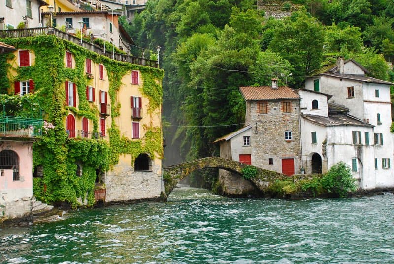 Jazero Lago di Como, miesto pravých romantikov