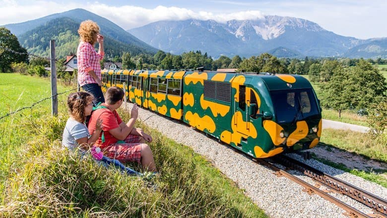 Vláčikom na horu Schneeberg, slávne buchty a mestečko Wiener Neustadt
