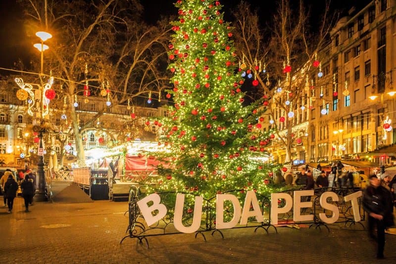 Vianočná Budapešť s plavbou a s možnosťou oddychu v Széchenyiho kúpeľoch