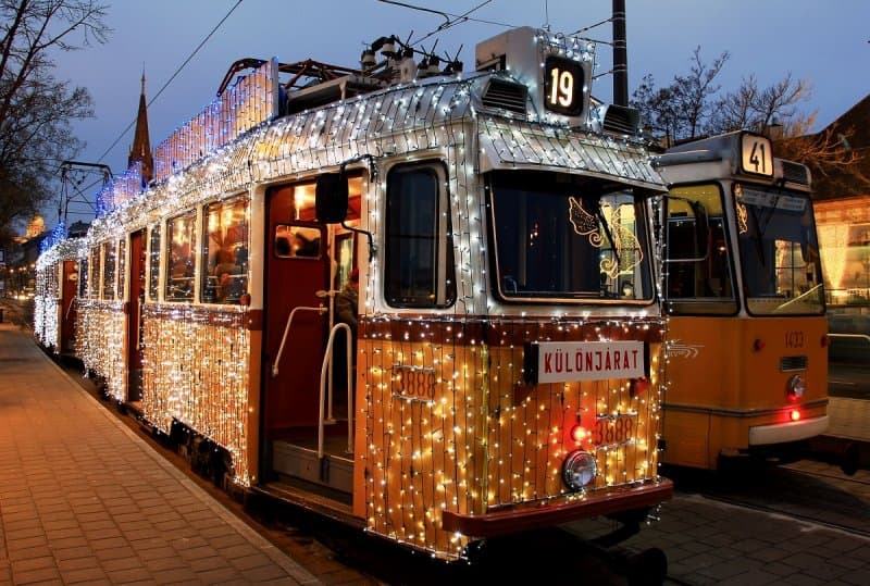 Vianočná Budapešť s plavbou a s možnosťou oddychu v Széchenyiho kúpeľoch