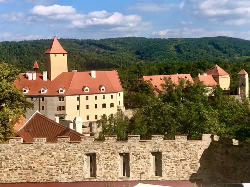 Hrad Veveří a plavba loďou po Brnianskej priehrade