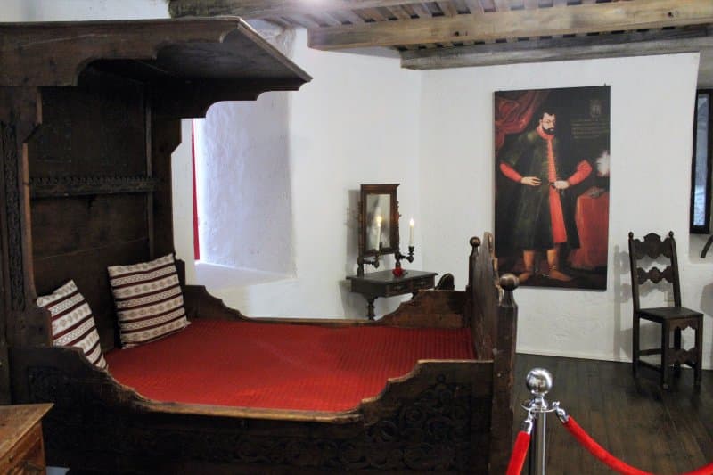 Tajomný Báthoryčkin hrad Lockenhaus a historické vínne pivničky