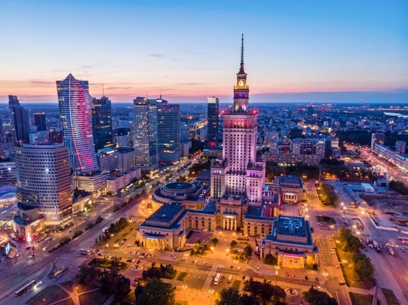 Varšava, mesto plné kontrastov LETECKY
