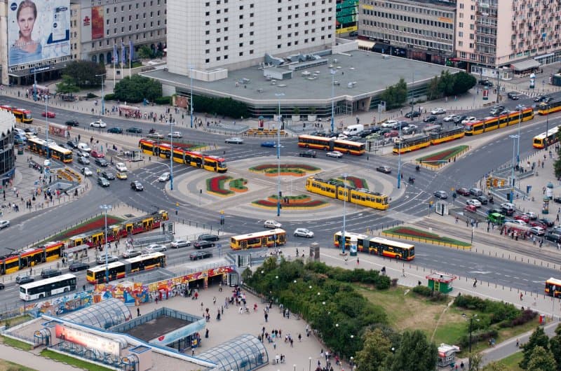 Varšava, mesto plné kontrastov LETECKY