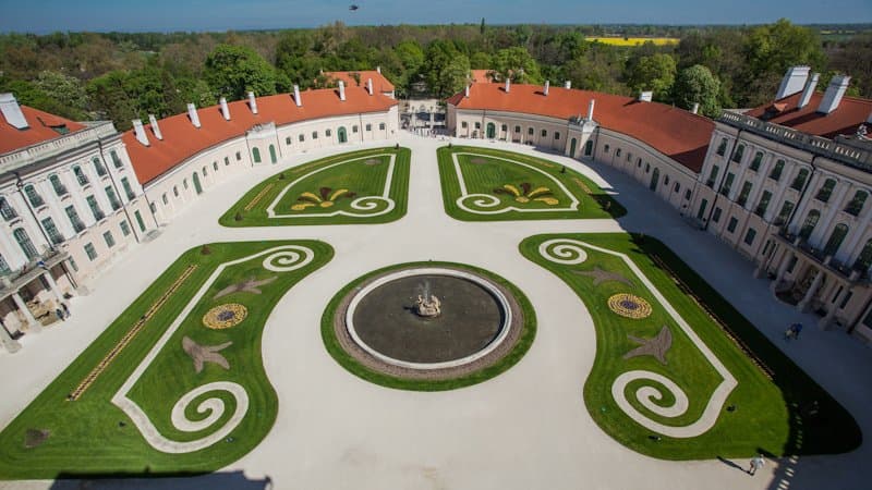 Maďarský Versailles - Palác Fertöd a romantický Šoproň
