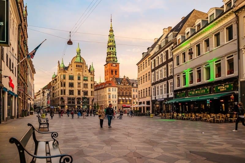 Dánsko, krajina rozprávok a šťastných ľudí s výletom do Švédska LETECKY