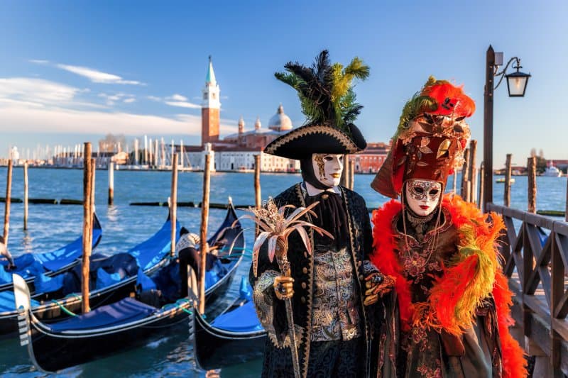 Benátsky karneval  a farebný ostrov Burano