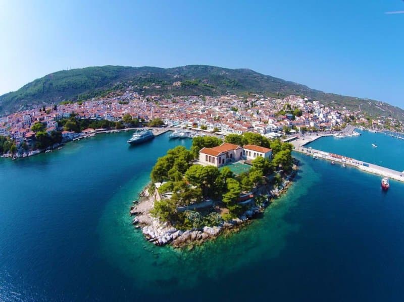 Zelený Skiathos a Skopelos, ostrov filmu Mamma Mia LETECKY