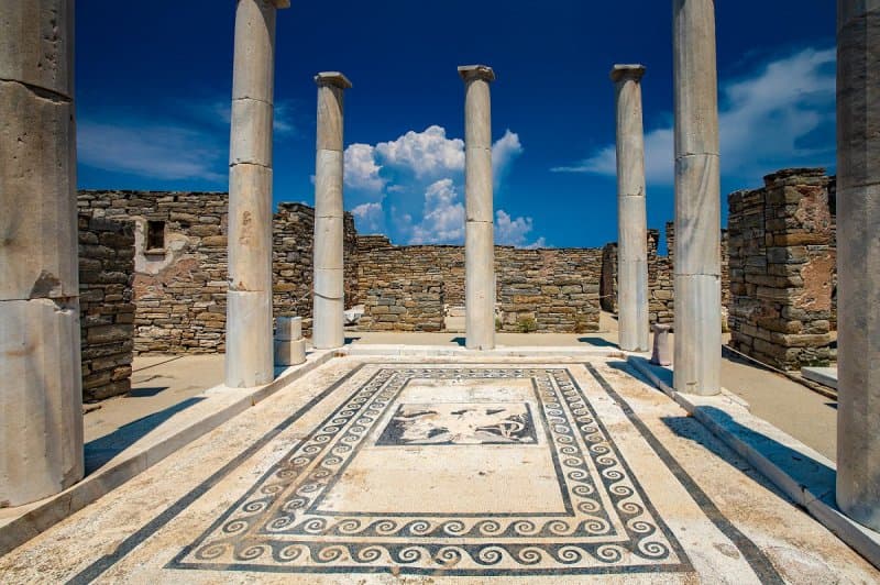 Mykonos, ostrov veterných mlynov, celebrít a podmanivej krásy LETECKY