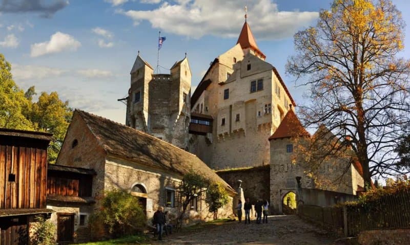 Filmová hviezda hrad Pernštej a Brána nebies