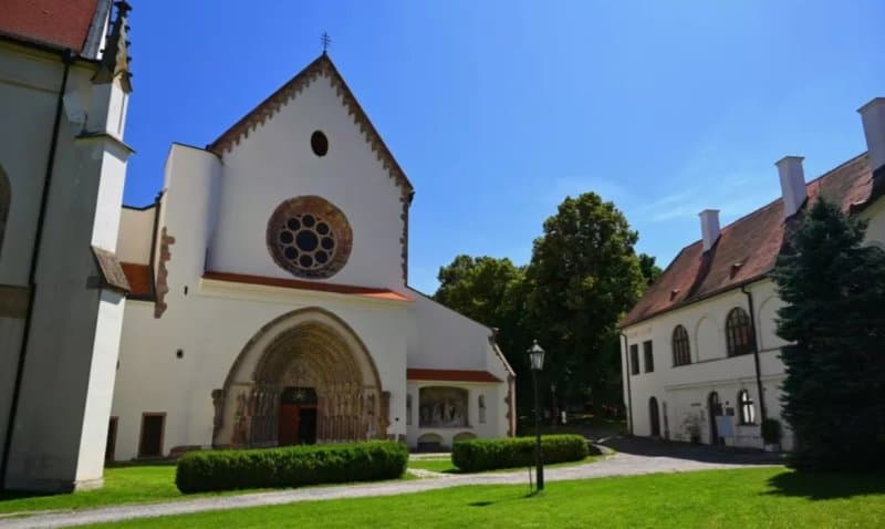 Filmová hviezda hrad Pernštej a Brána nebies