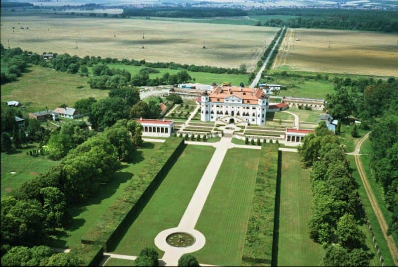 Zámok Milotice, perla Moravy, záhrady a skanzen