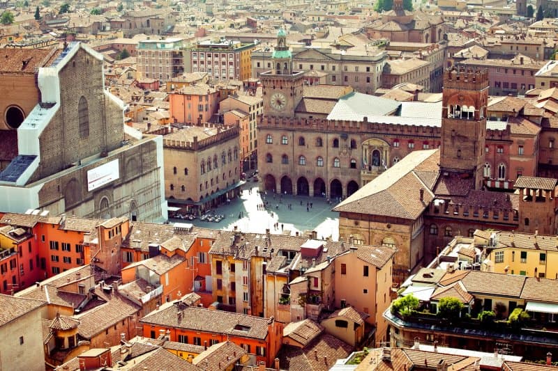 Gurmánsky taliansky raj a svet Ferrari, Bologna, Parma a Modena LETECKY