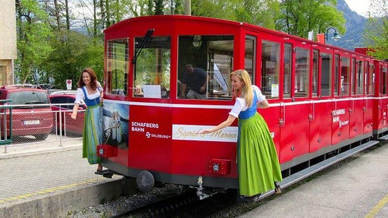 Alpská rozprávka - lokomotívou na horu Schafberg a krása alpského jazera