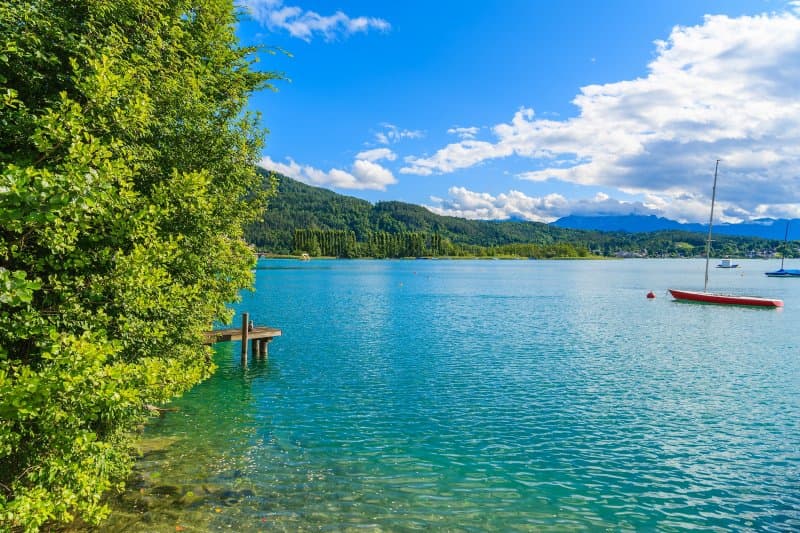 Jazero Wörthersee, obľúbené miesto rakúskej smotánky a hrad Hochosterwitz