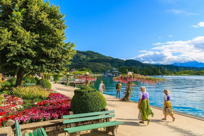Jazero Wörthersee, obľúbené miesto rakúskej smotánky a hrad Hochosterwitz
