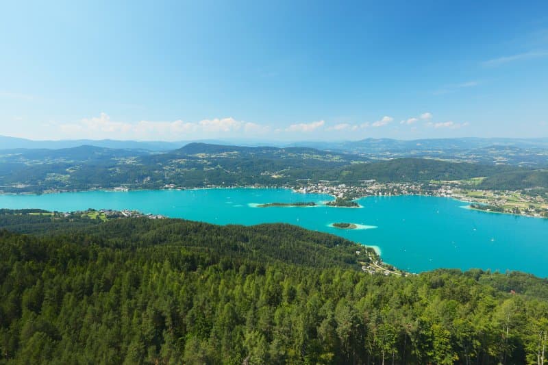 Jazero Wörthersee, obľúbené miesto rakúskej smotánky a hrad Hochosterwitz