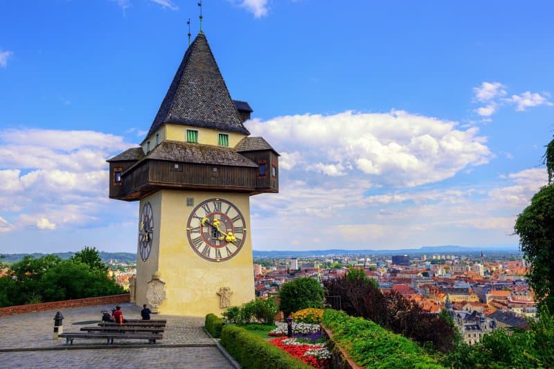 Magické jazero Gruner See,  Graz, tiesňavy, vodopády a unikátna knižnica
