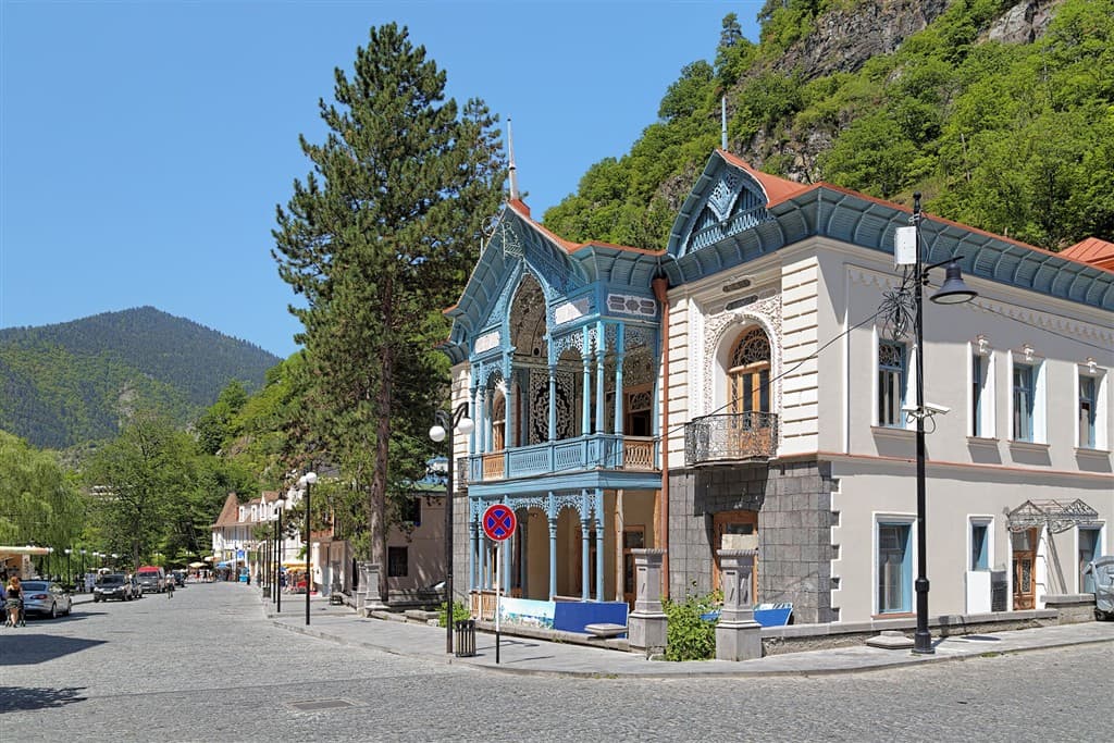 Západné Gruzínsko - pohľad na hotelový komplex