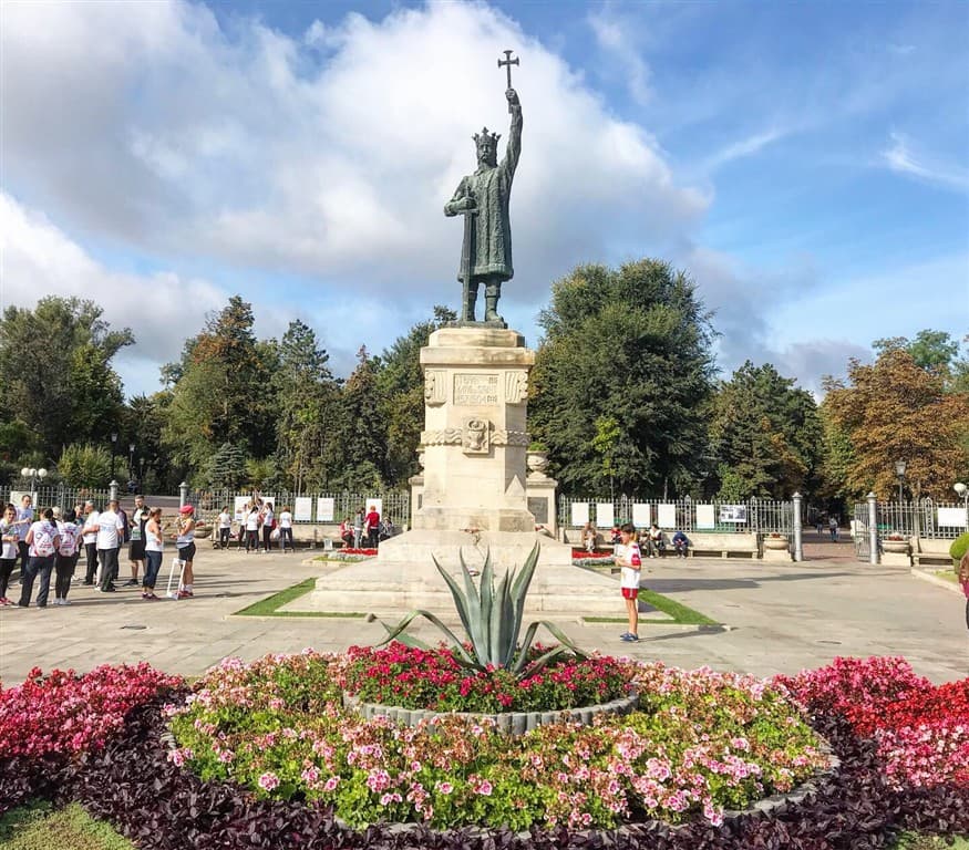 Moldavsko - medzi vinicami a históriou