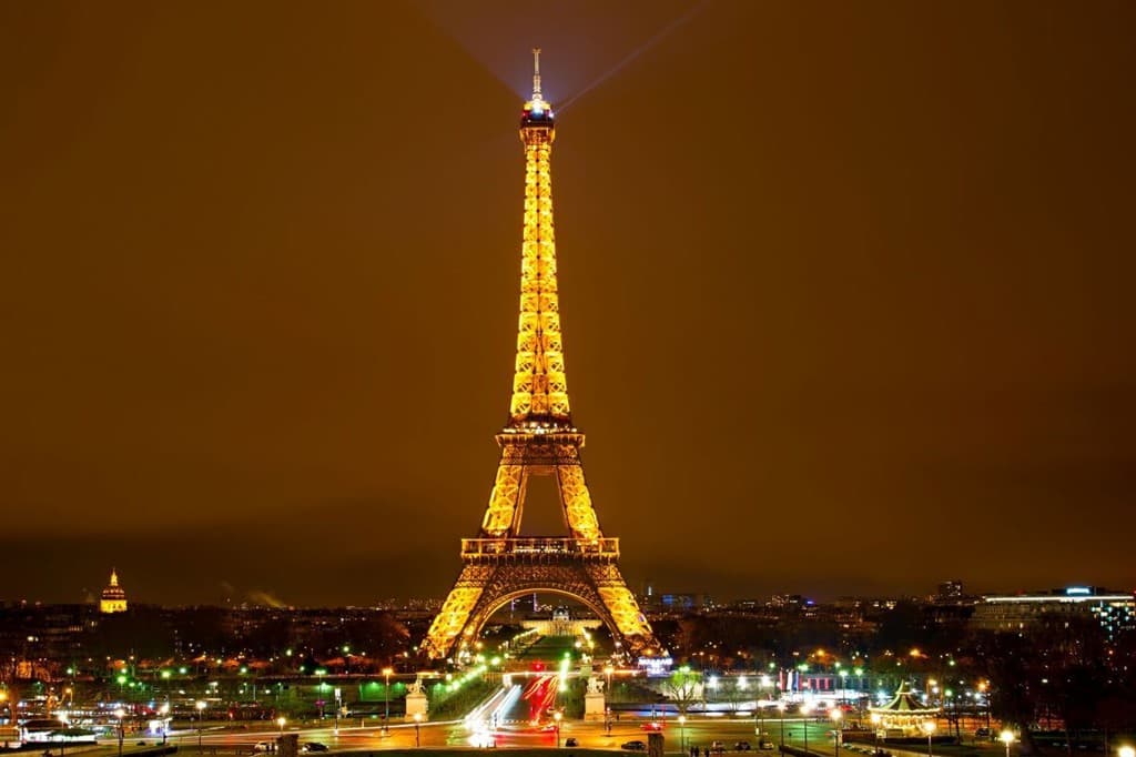 Eiffelova veža v noci, Paríž