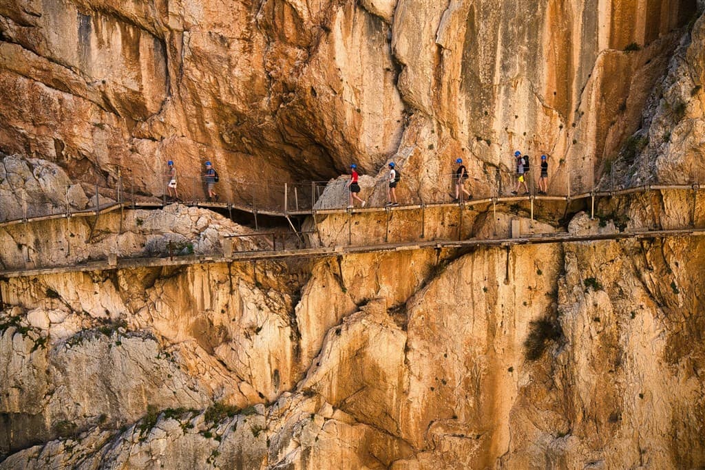 Chodník v skalnom masíve Caminito del Rey. Andalúzia.