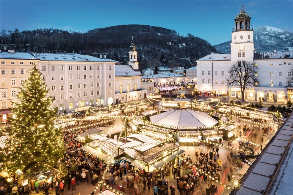 Salzburg a čerti - námestie