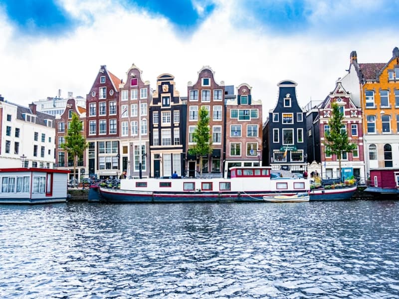 Plavba po amsterdamských grachtoch a tradičné domy