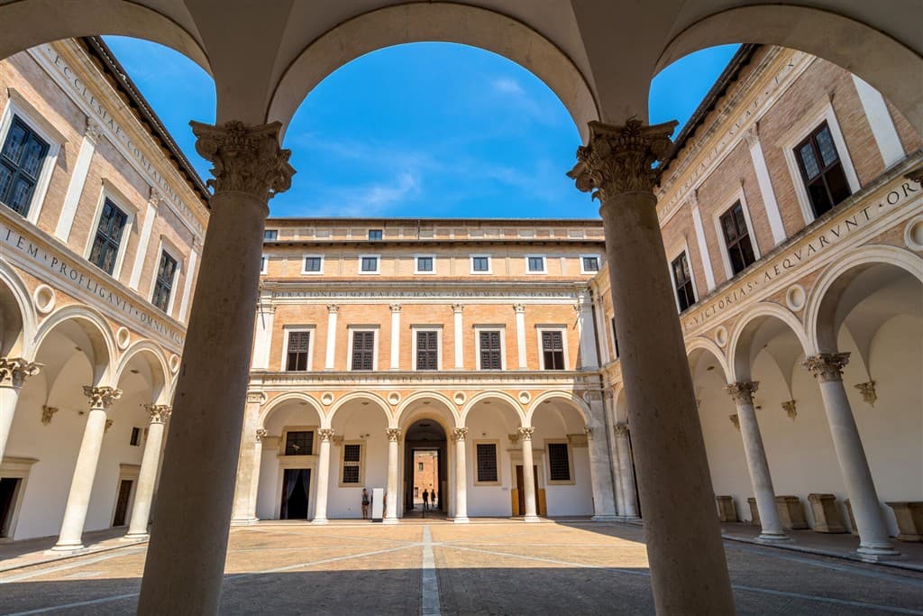 Rimini, Pesaro, Urbino s pobytom pri mori
