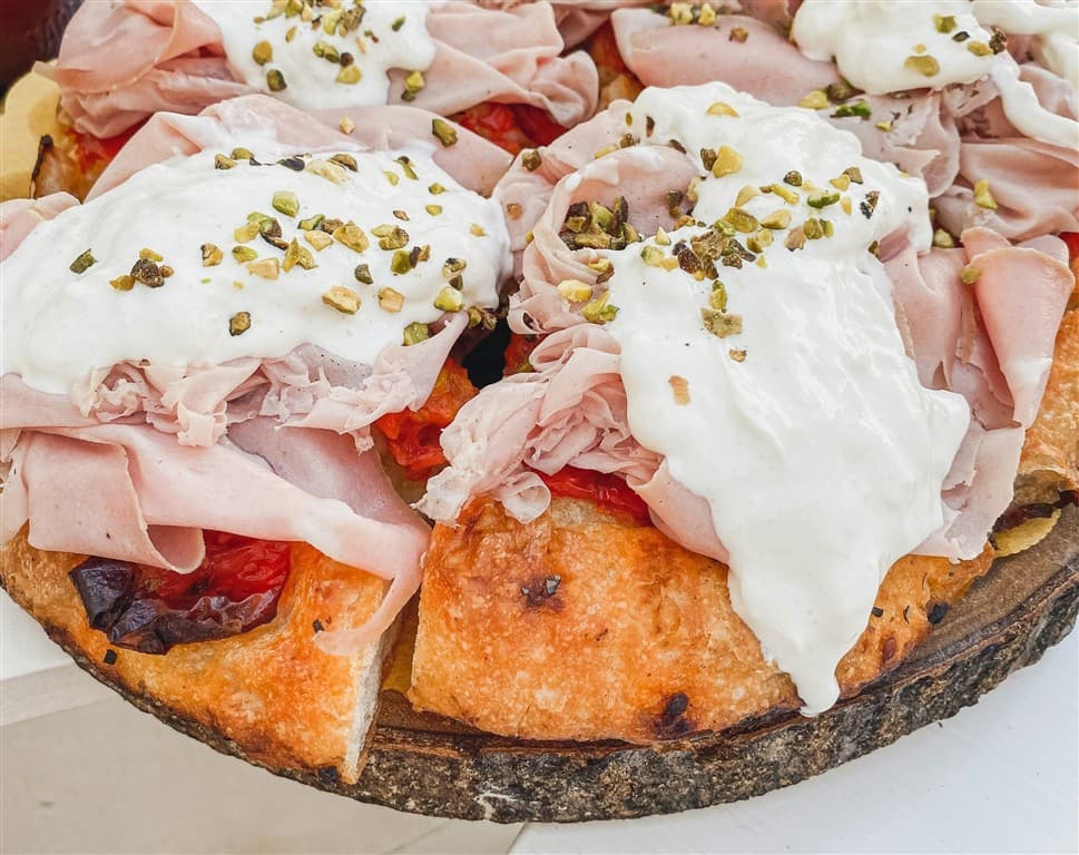 Pizza v Apulii v Taliansku.