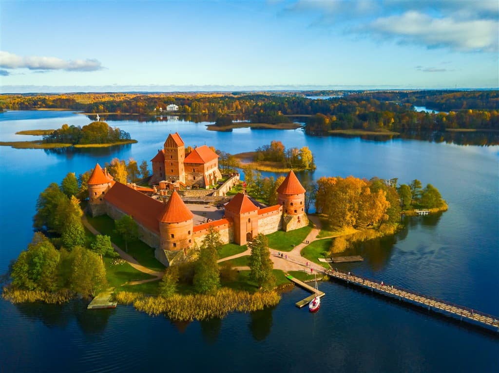 Barokový Vilnius a ostrovný hrad Trakai