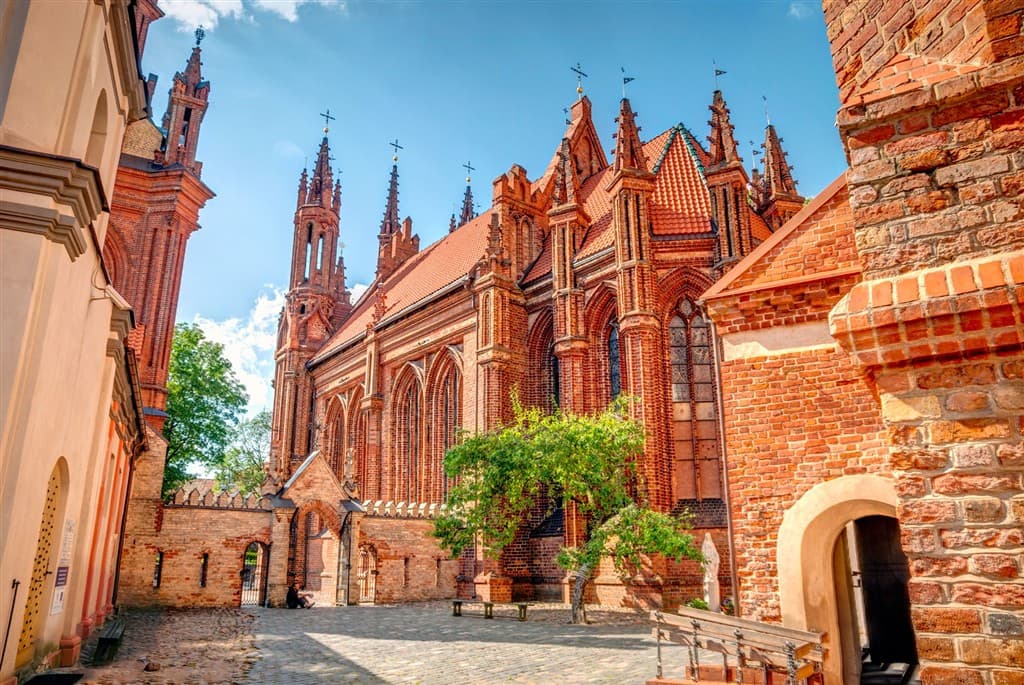 Barokový Vilnius a ostrovný hrad Trakai