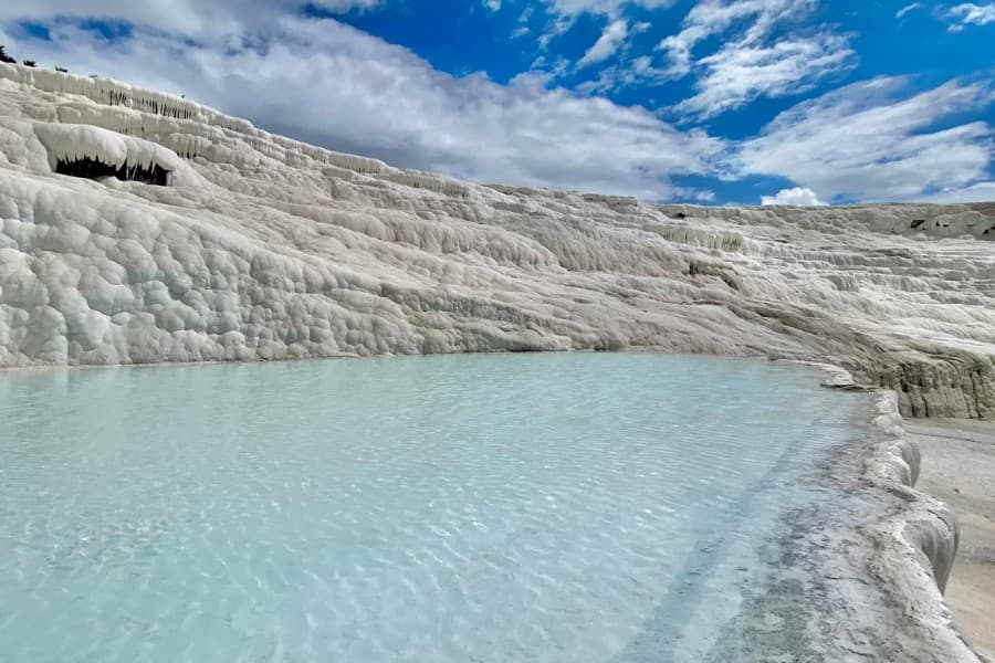 Prírodné bazény Pamukkale. Turecko