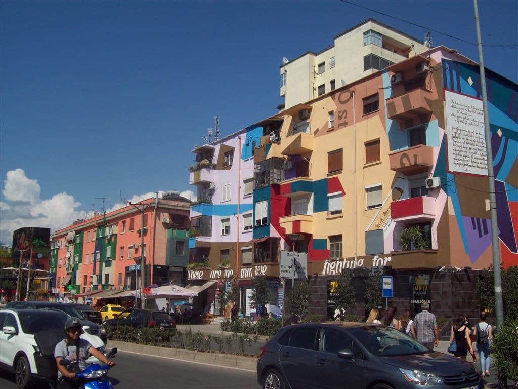 Albánsko - ulice mesta