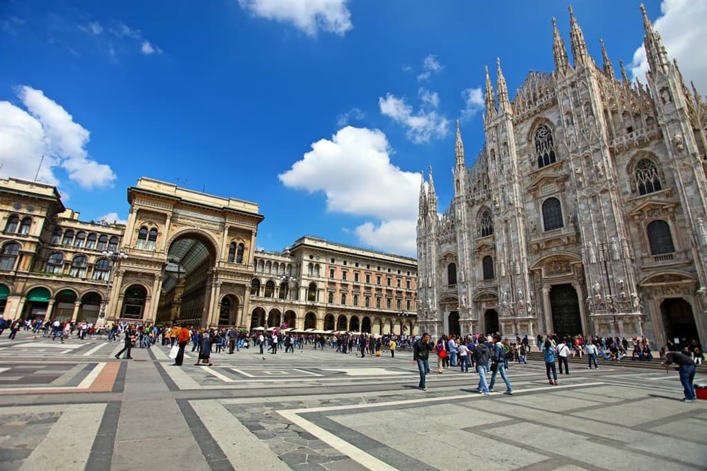 Námestie Piazza Duomo, Miláno, poznávací zájazd, Taliansko