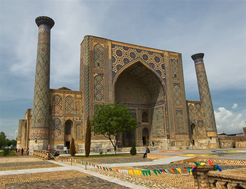 Minaret Registan, Samarkand, Uzbekistan