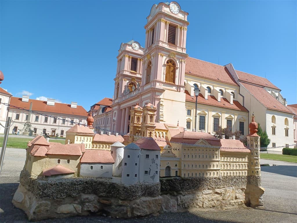 Marhuľové slávnosti