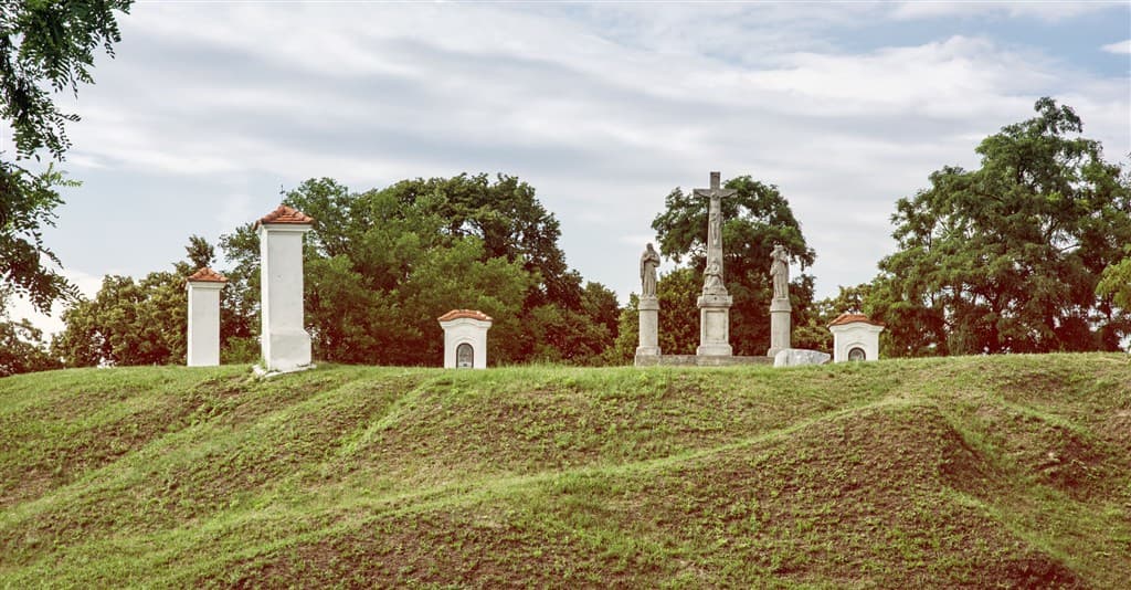 Strážnice, Skalica, Holíč