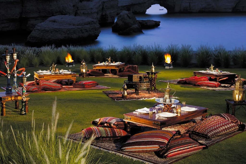 Večerné posedenie v Shangri-La Barr Al Jissah Resort & Spa, Al Bandar