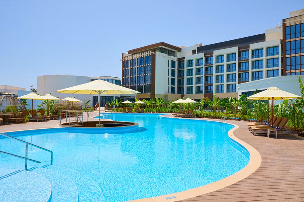 Bazén v Millennium Resort Salalah