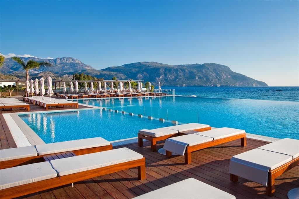 infinity pool