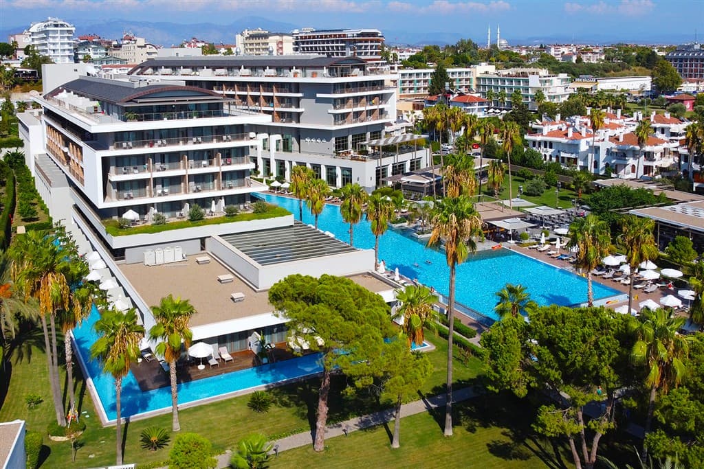 Acanthus Cennet Barut Collection