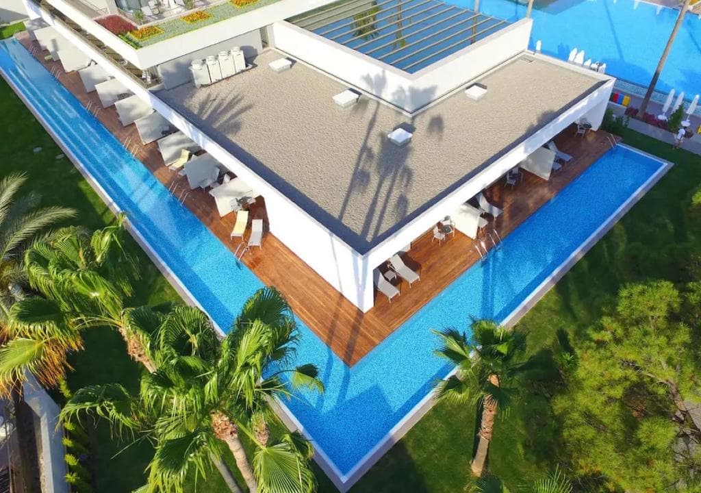 Swim up izba