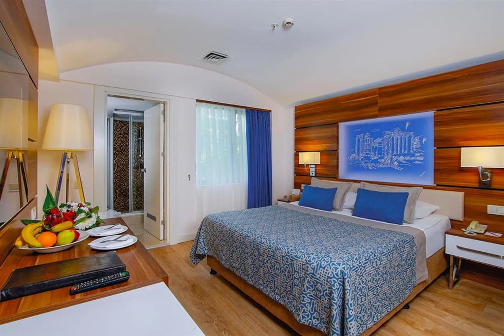 v Limak Atlantis Deluxe Hotel & Resort