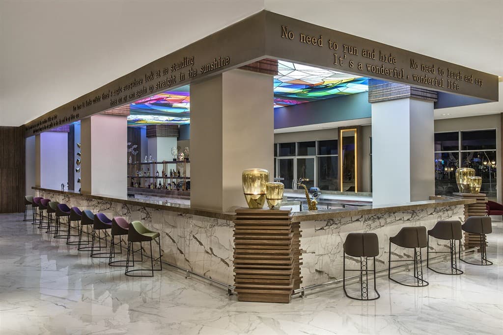 Bar v Delphin Be Grand Resort
