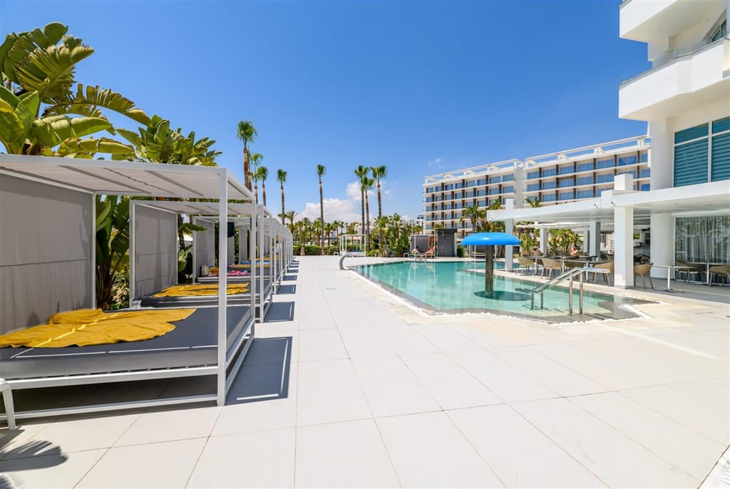 Tasia Maris Sands Beach