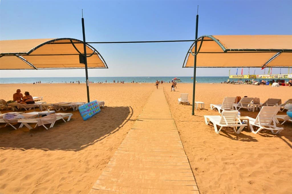 Pláž v Side Star Resort