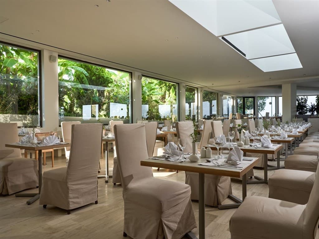 Vnútorná reštaurácia v hoteli TUI Sensimar Caravel Suites